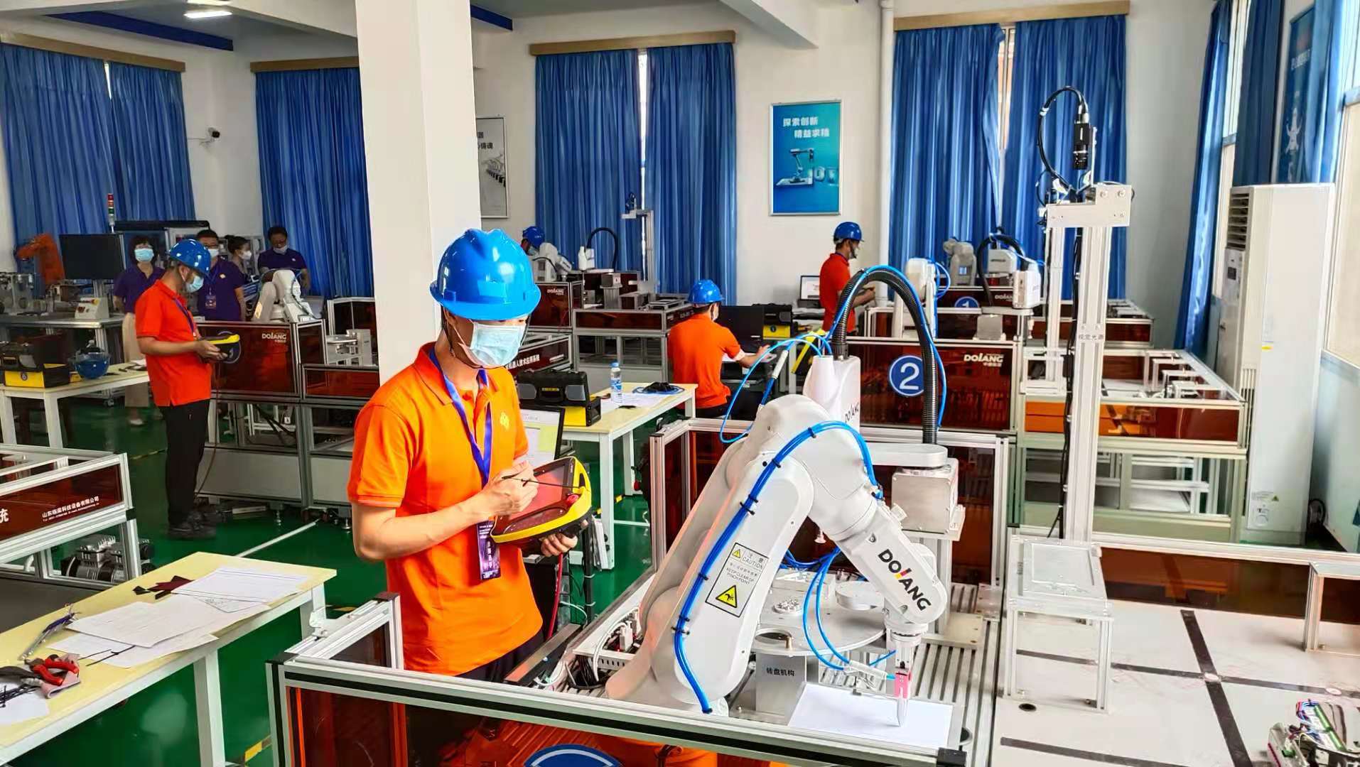 工業機器人操作調整工決賽在南昌 技能對決與技術服務的深度發展